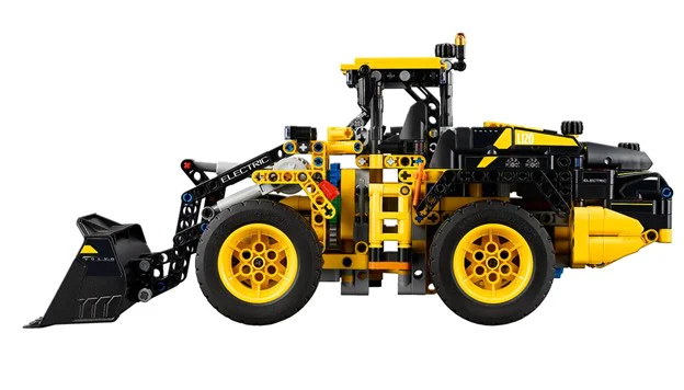 LEGO® Technic™ Volvo L120 Electric Wheel Loader – 42209 - Image 3